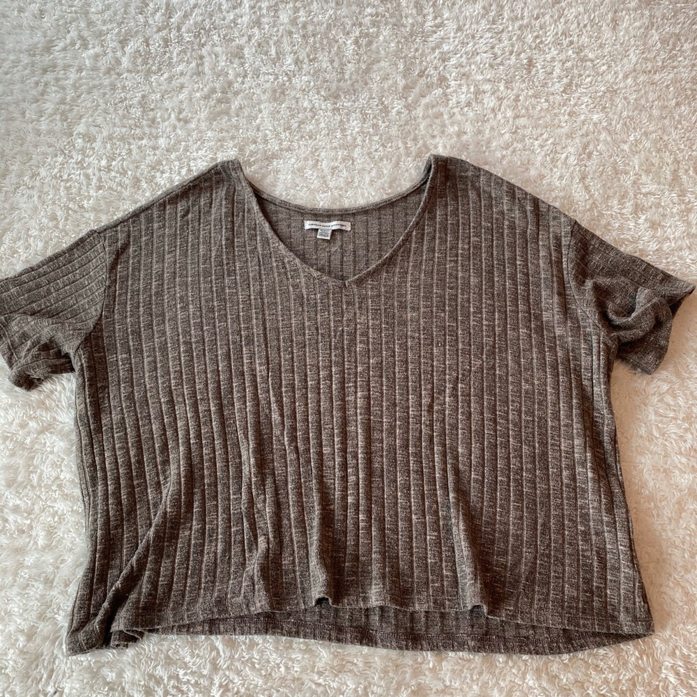 Ribbed sweater top short sleeve slightly cropped